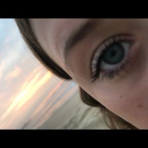 Meet your Posher, Kira